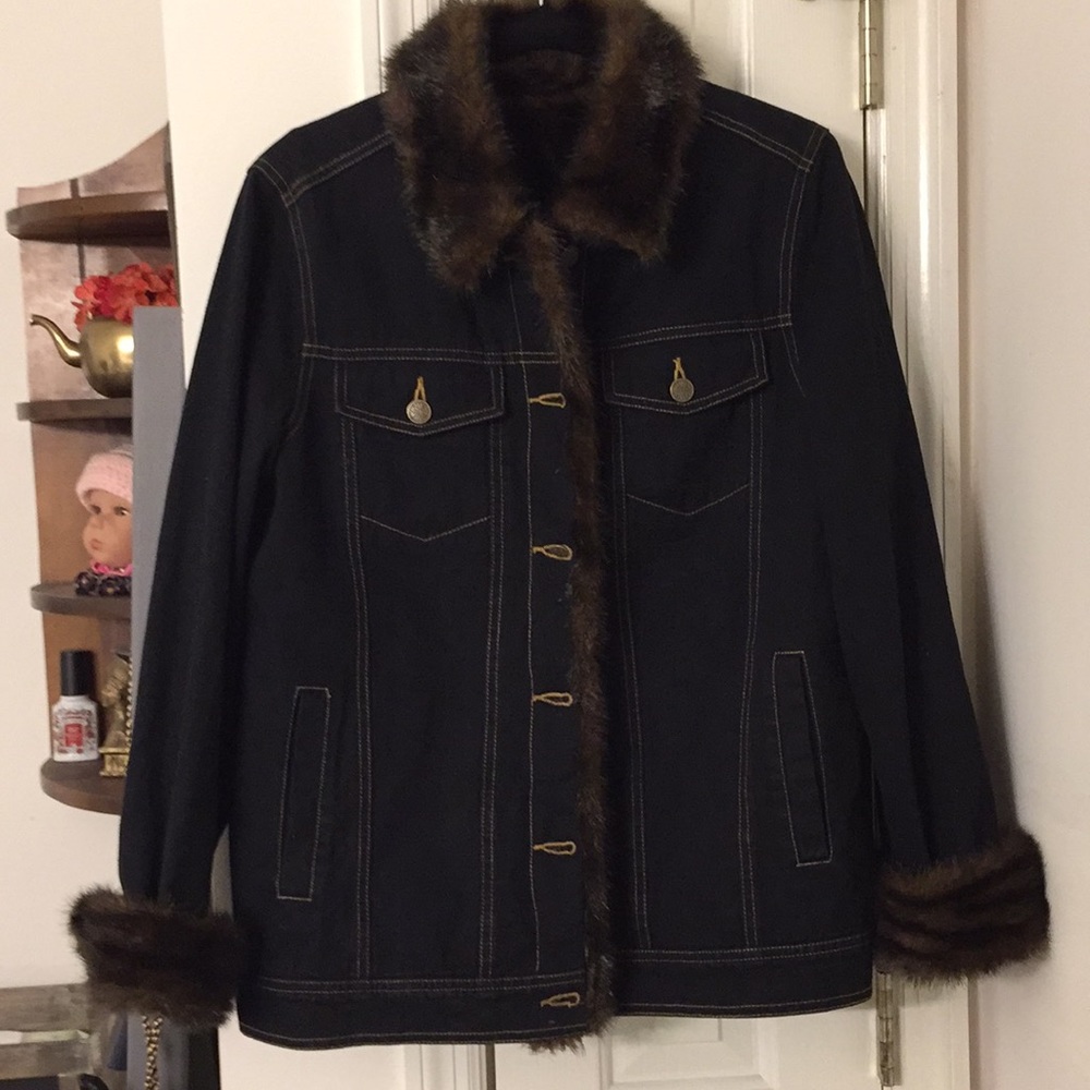 Black jean jacket removable faux fur lining S/M